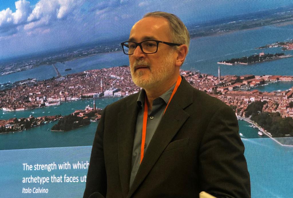 Edizione russa della “Guida all’architettura – Venezia”